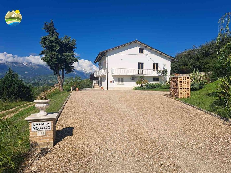 Villa a Castiglione Messer Raimondo, Teramo - foto 1
