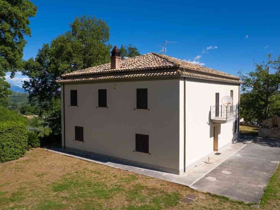 Villa en Cellino Attanasio, Teramo - foto 1