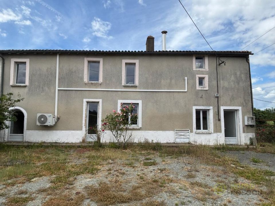 Erhvervsejendom i Fenioux, Deux-Sevres - foto 1