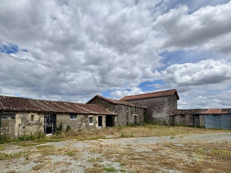 Erhvervsejendom i Fenioux, Deux-Sevres - foto 3