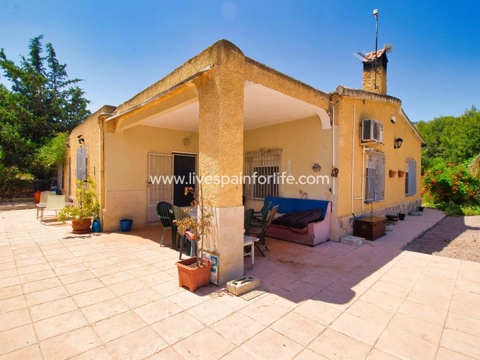 Landejendom i Hondon De Las Nieves, Alicante - foto 1
