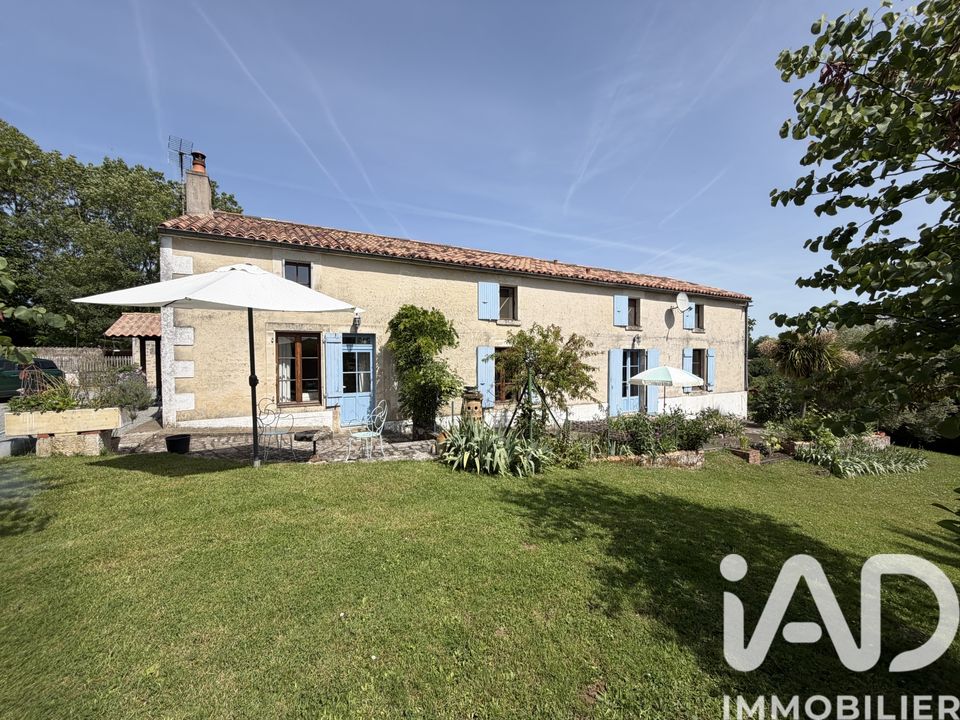 Landejendom i Saint-Hilaire-des-Loges, Vendee - foto 1