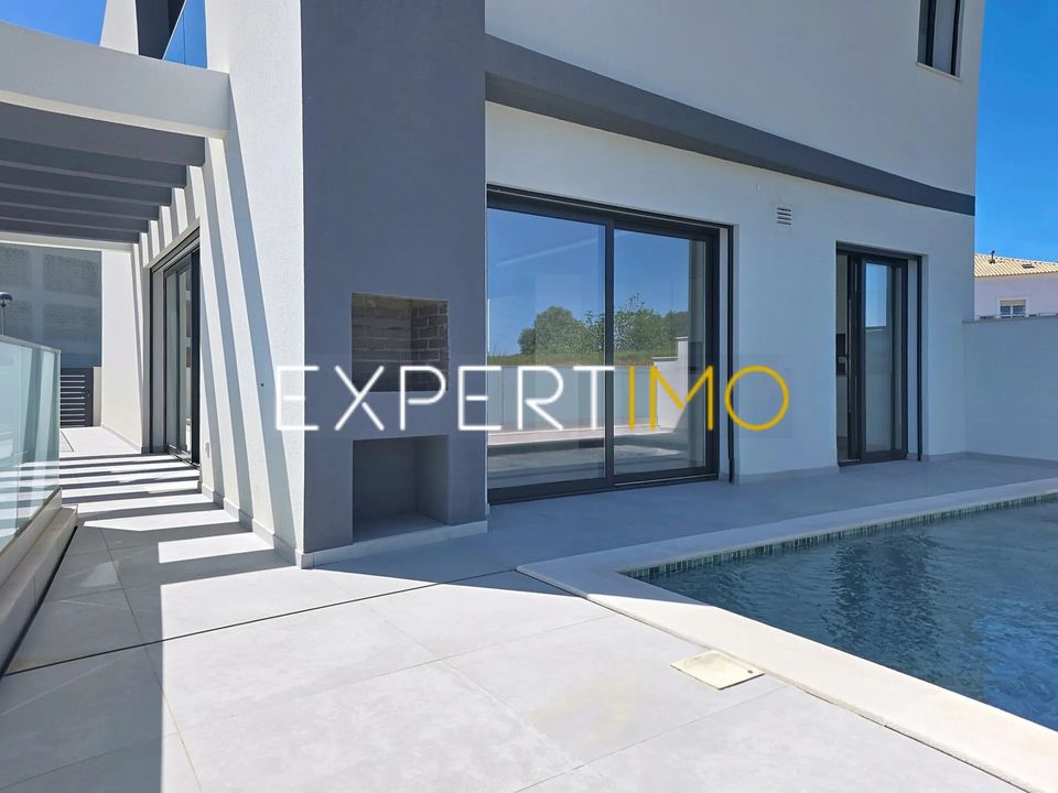 Villa i Mexilhoeira Grande, Faro - foto 1