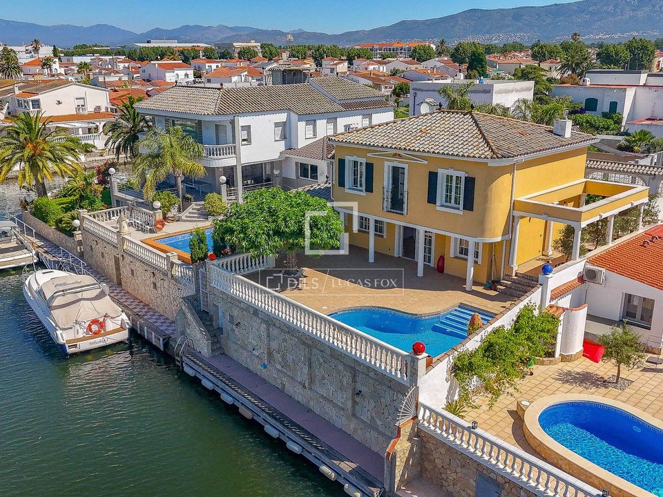 Villa i Empuriabrava, Gerona - foto 1