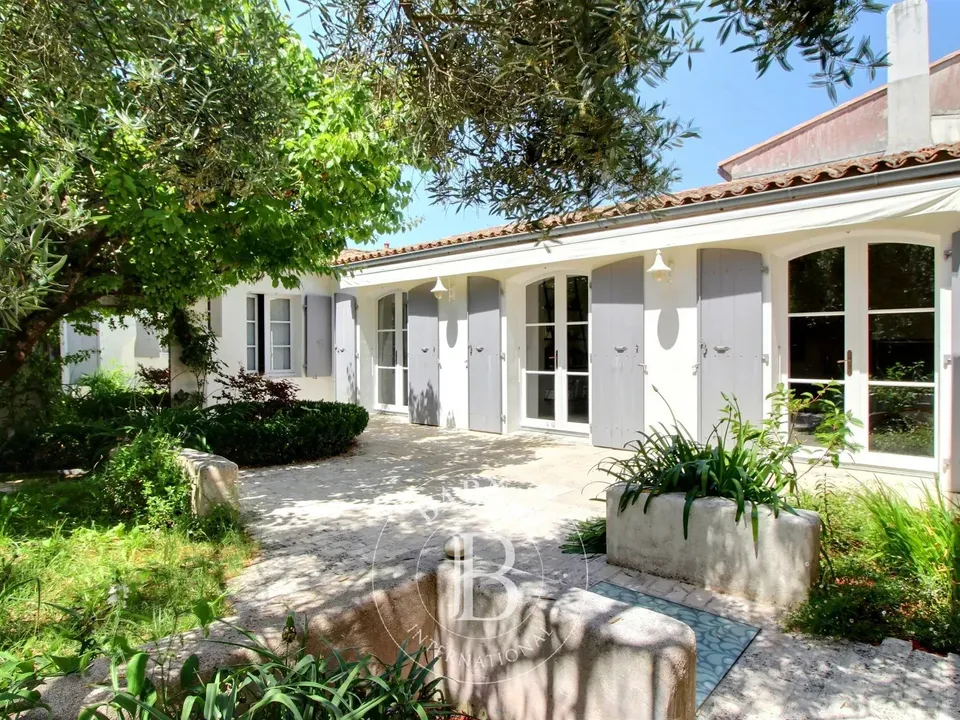 Villa in La Couarde-sur-Mer, Charente-Maritime - foto 1