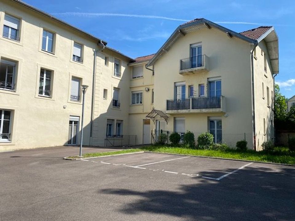 Lejlighed i Luxeuil-les-Bains, Haute-Saone - foto 1
