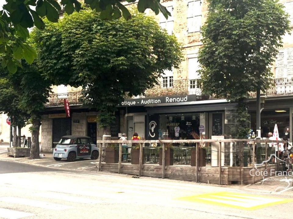 L'establiment comercial a Maurs, Cantal - foto 3