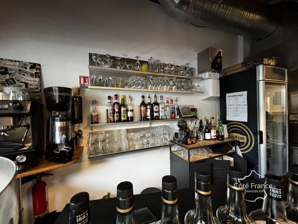 L'establiment comercial a Maurs, Cantal - foto 4