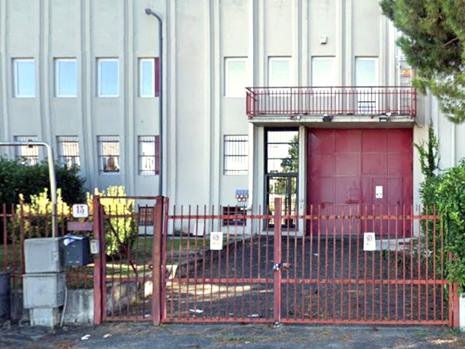 Erhvervsejendom i Trofarello, Turin - foto 1