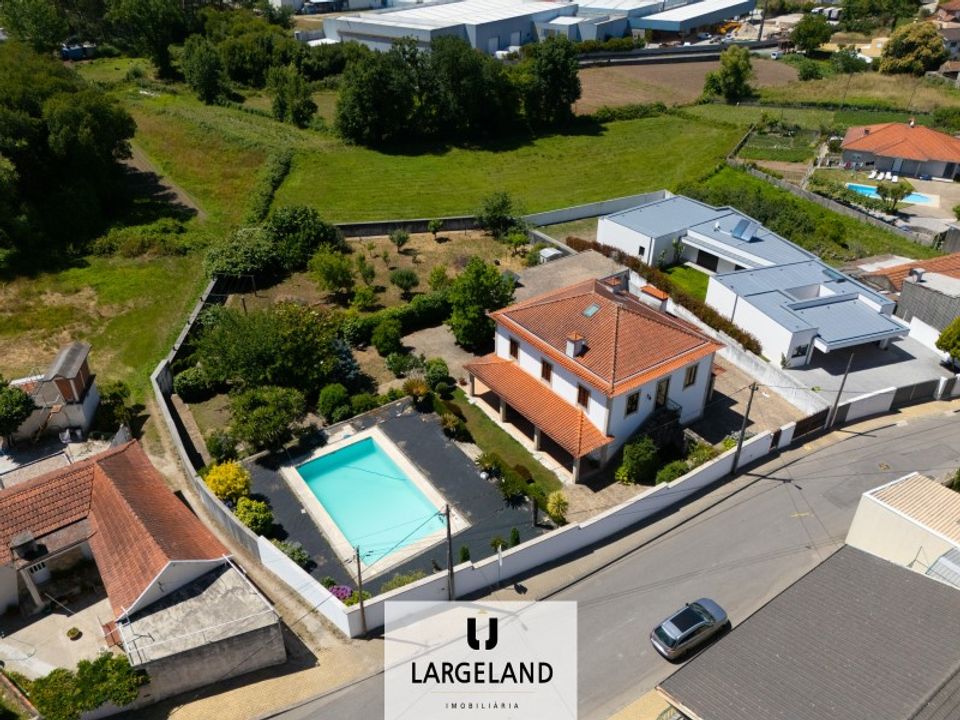 Villa i Santa Maria da Feira, Aveiro - foto 1