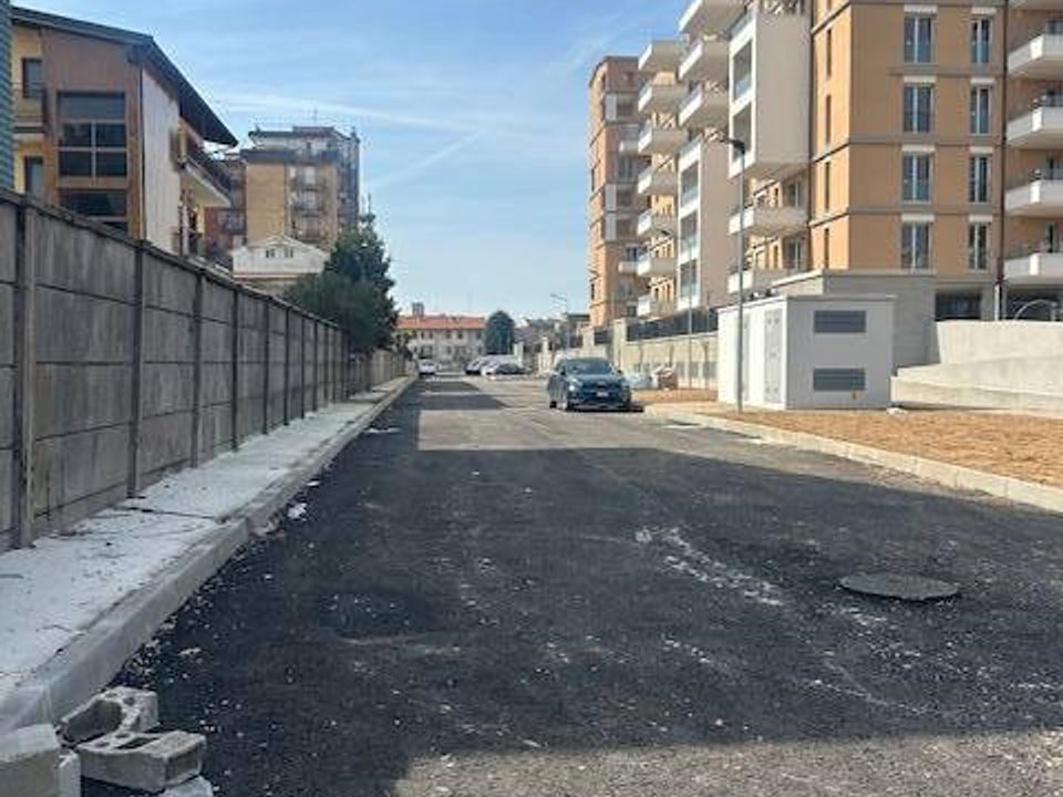 Erhvervsejendom i Trezzano sul Naviglio, Milan - foto 3