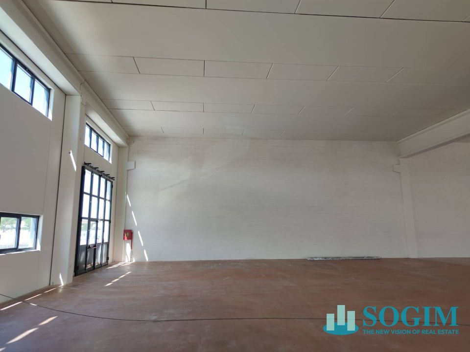 Commercial property in Rivolta d'Adda, Cremona - photo 4