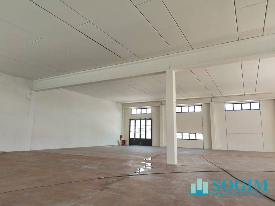Commercial property in Rivolta d'Adda, Cremona - photo 5