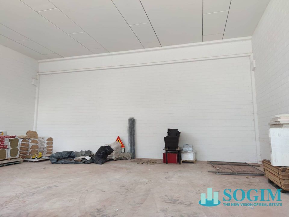 Commercial property in Rivolta d'Adda, Cremona - photo 1