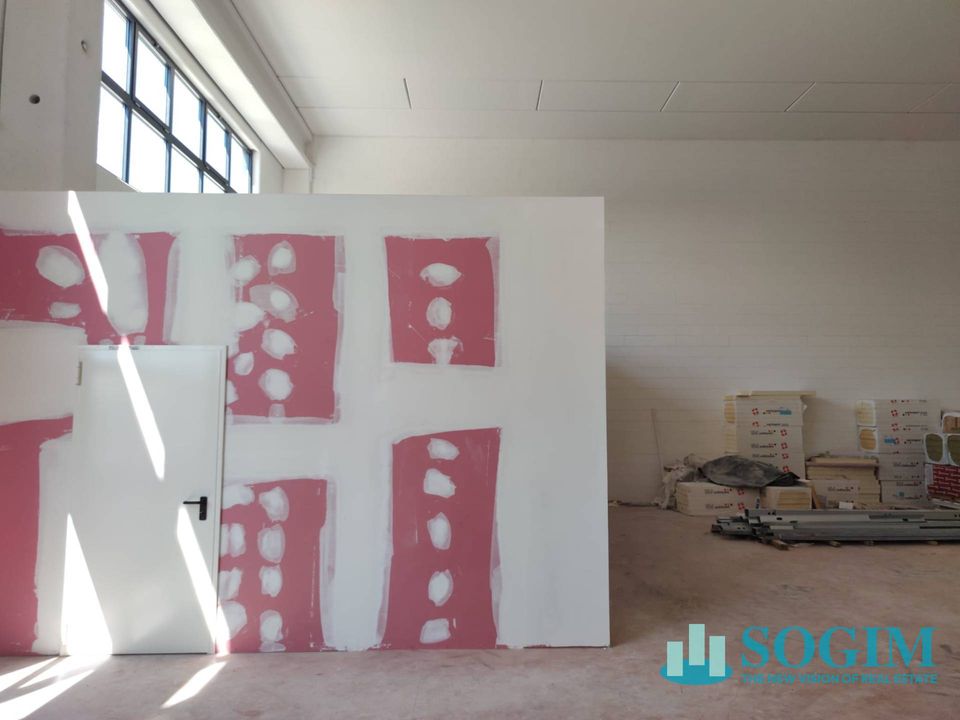 Commercial property in Rivolta d'Adda, Cremona - photo 2