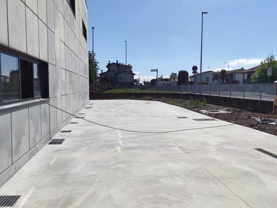 Commercial property in Rivolta d'Adda, Cremona - photo 3