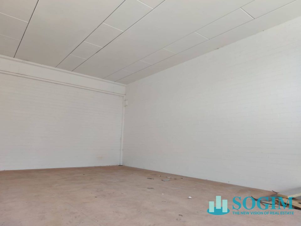 Commercial property in Rivolta d'Adda, Cremona - photo 1