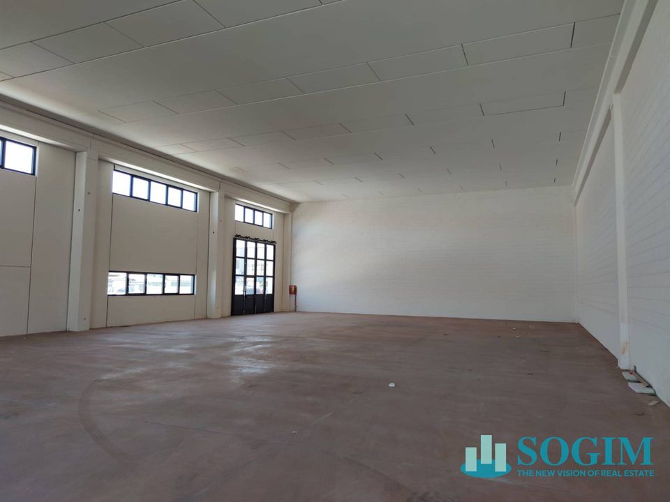 Commercial property in Rivolta d'Adda, Cremona - photo 1