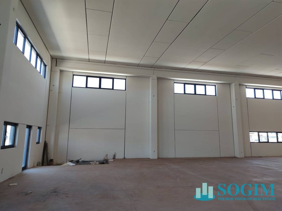 Commercial property in Rivolta d'Adda, Cremona - photo 2