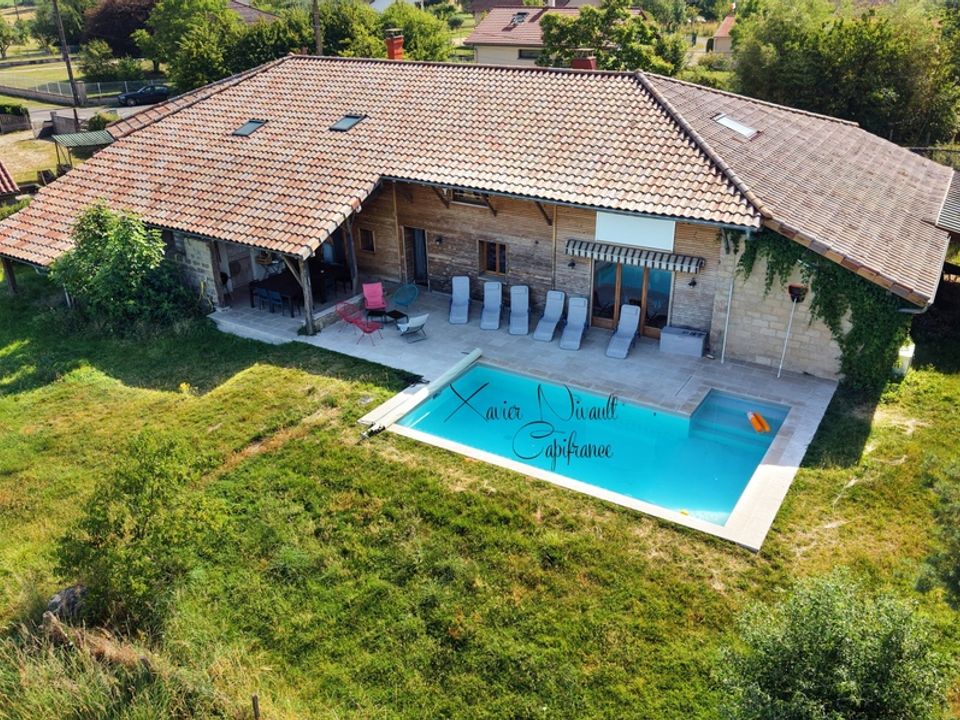Villa en Saint-Amour, Jura - foto 1