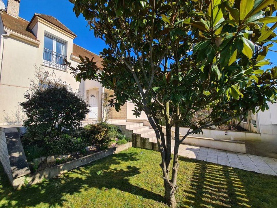 Villa i Sainte-Genevieve-des-Bois, Essonne - foto 2