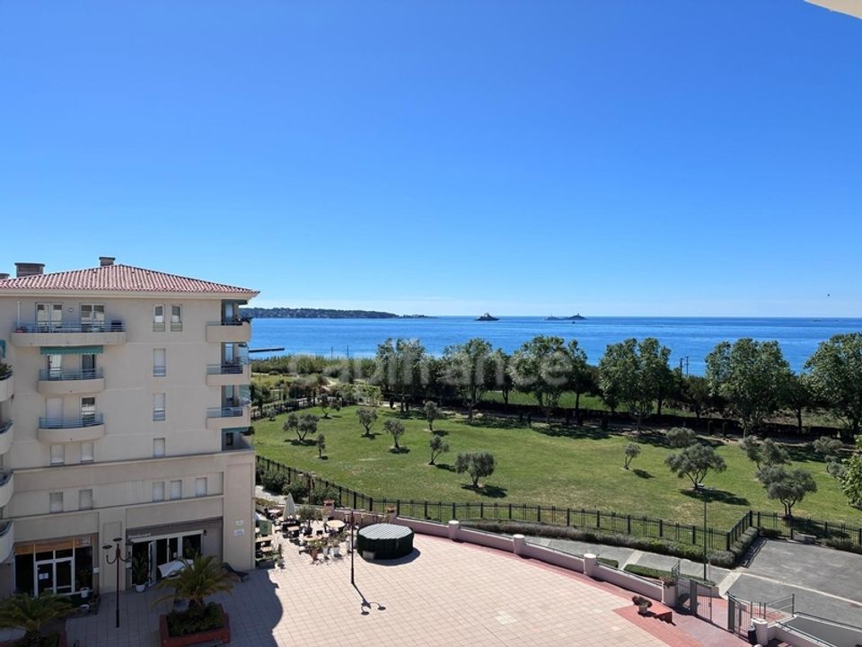 Lejlighed i Juan-les-Pins, Alpes-Maritimes - foto 1