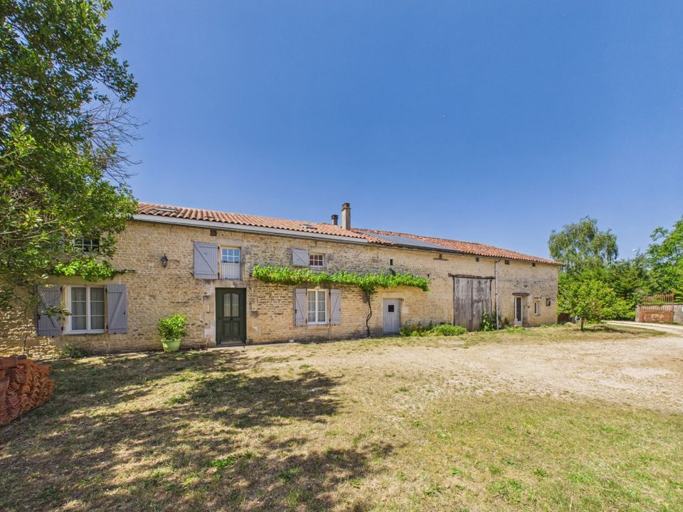 Villa i Salles-de-Villefagnan, Charente - foto 1