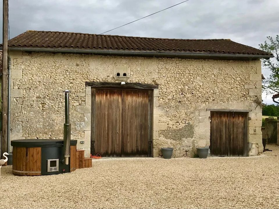 Villa in Bonnes, Charente - foto 3