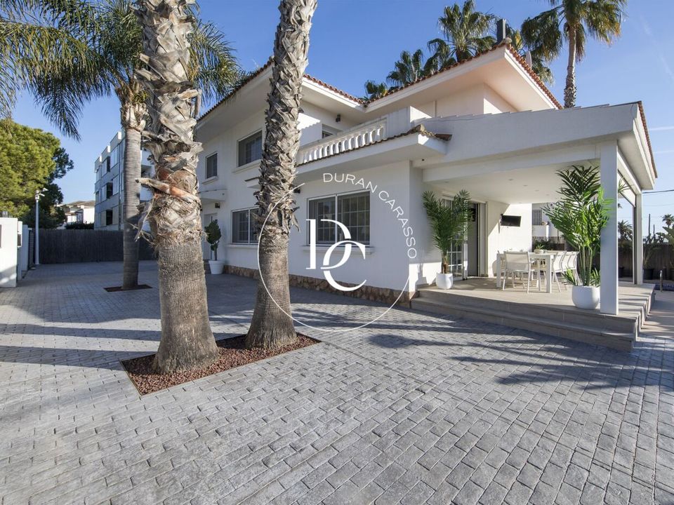 Villa in Sitges, Barcelona - photo 4