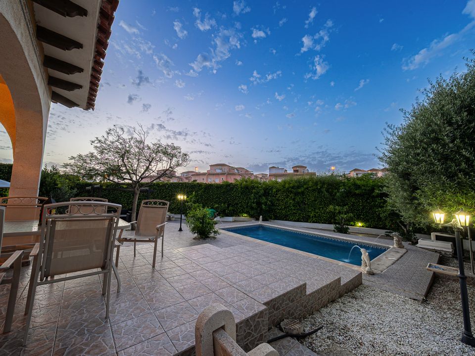 Villa en Playa Flamenca, Alicante - foto 3