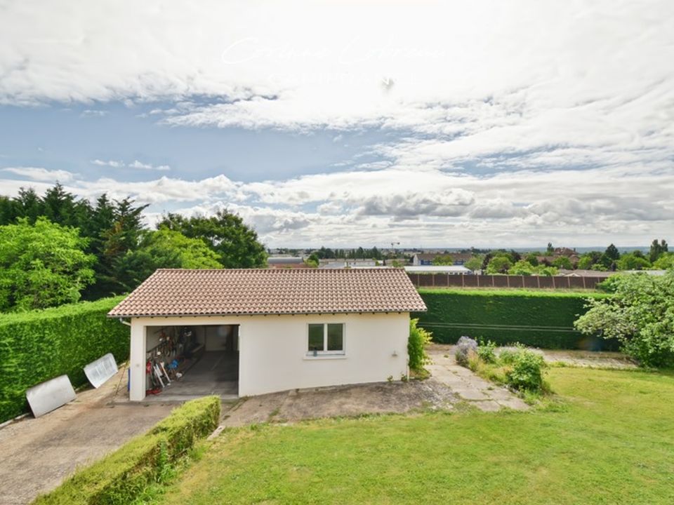 Villa in Charnay-les-Macon, Saone-et-Loire - foto 2