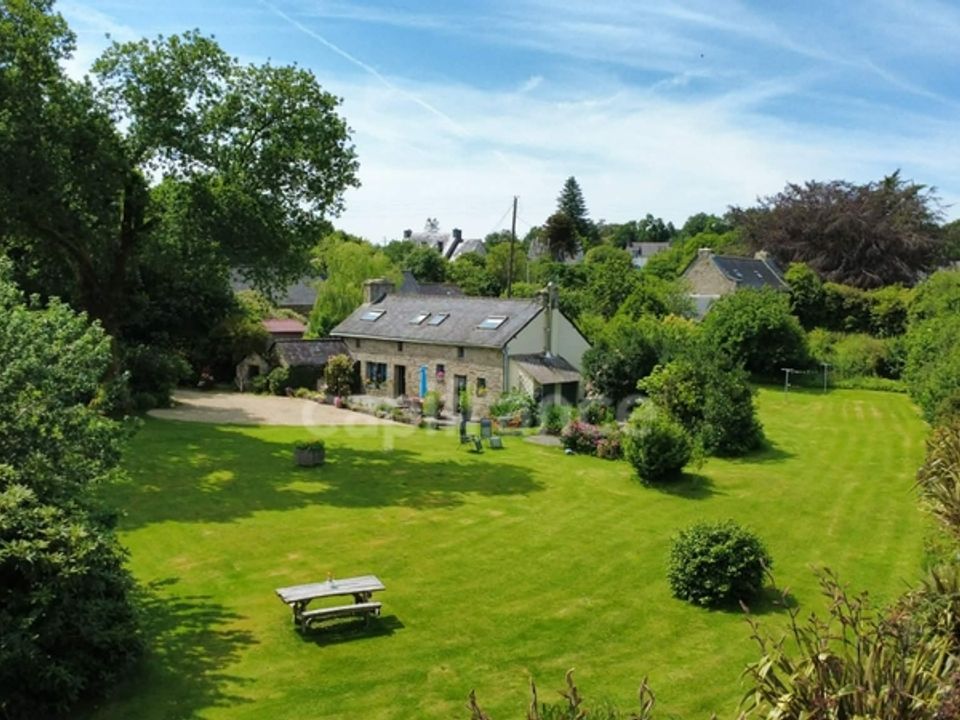 Landejendom i Locmaria-Berrien, Finistere - foto 1