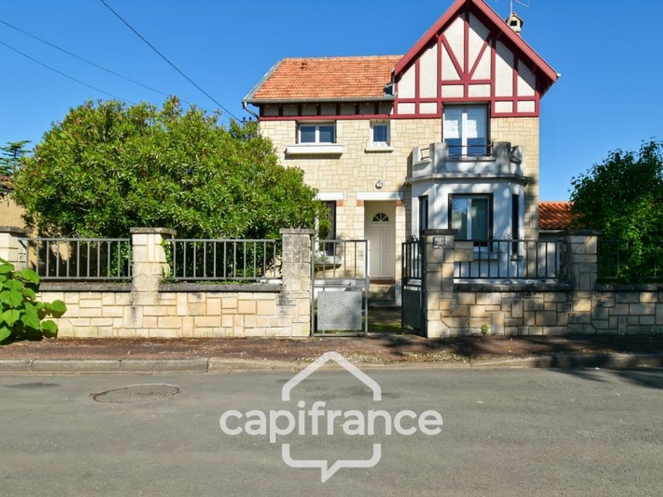 Villa i Saint-Jean-d'Angely, Charente-Maritime - foto 1