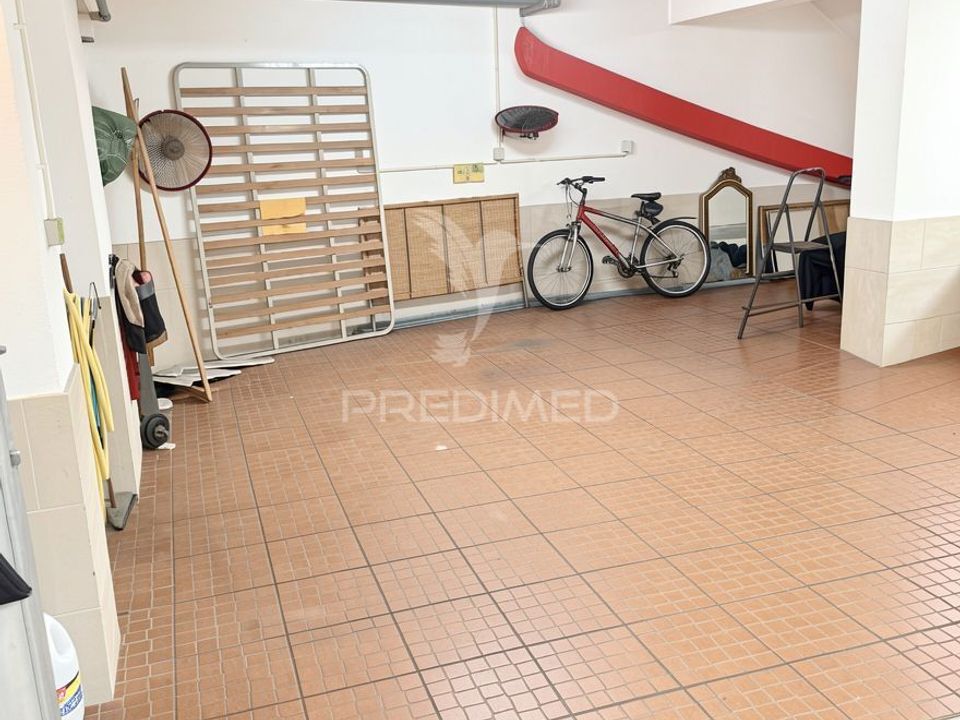 Garage i Oeiras, Lisbon - foto 1