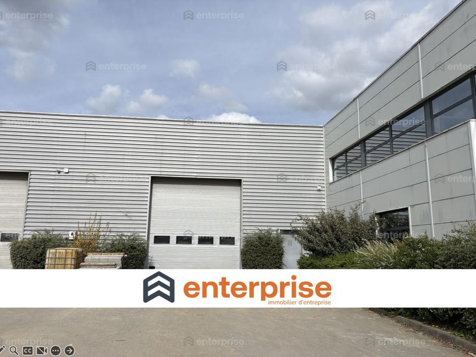 Commercial property in Croix, Nord - photo 1