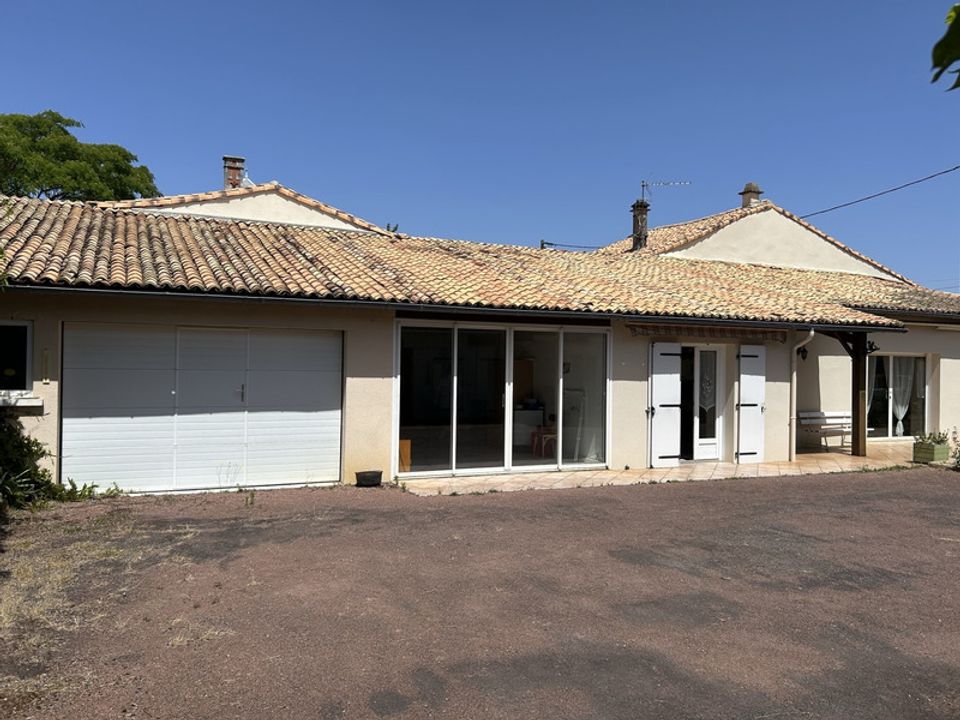 Dorpshuis in Pamproux, Deux-Sevres - foto 2