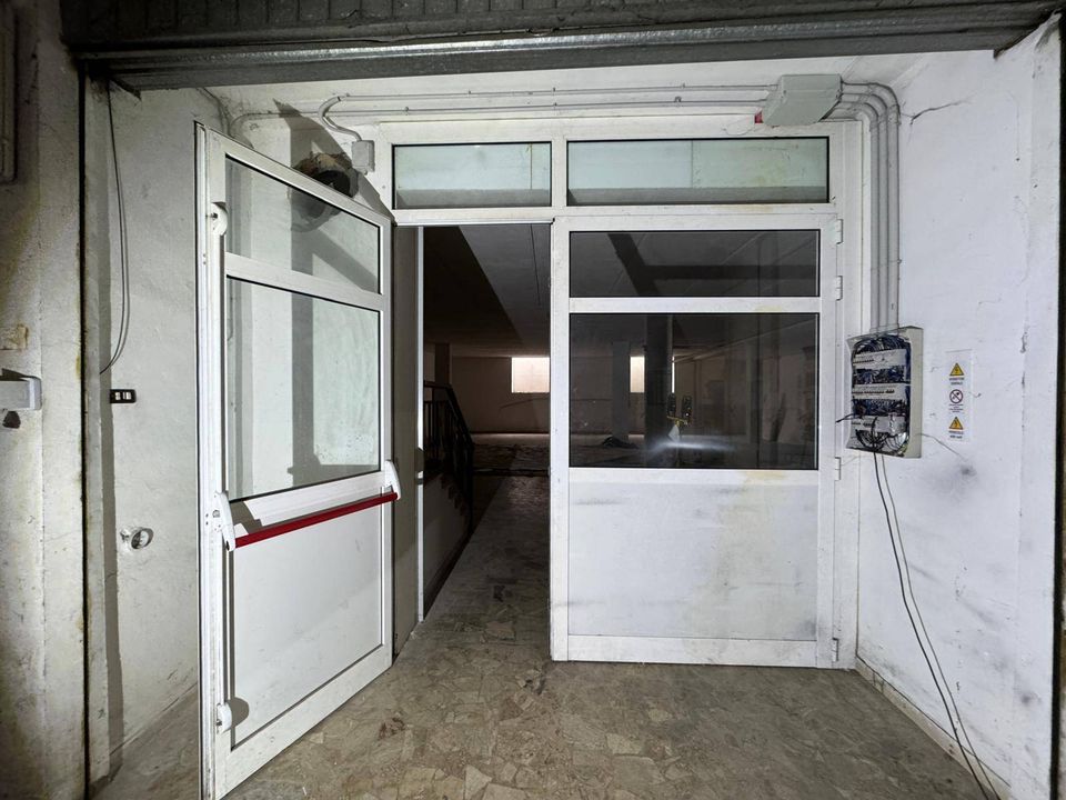Propiedad comercial en Porto San Giorgio, Fermo - foto 4