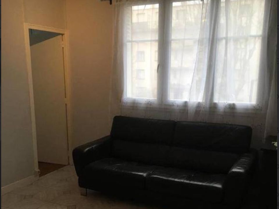 Apartment in Choisy-le-Roi, Val-de-Marne - photo 2