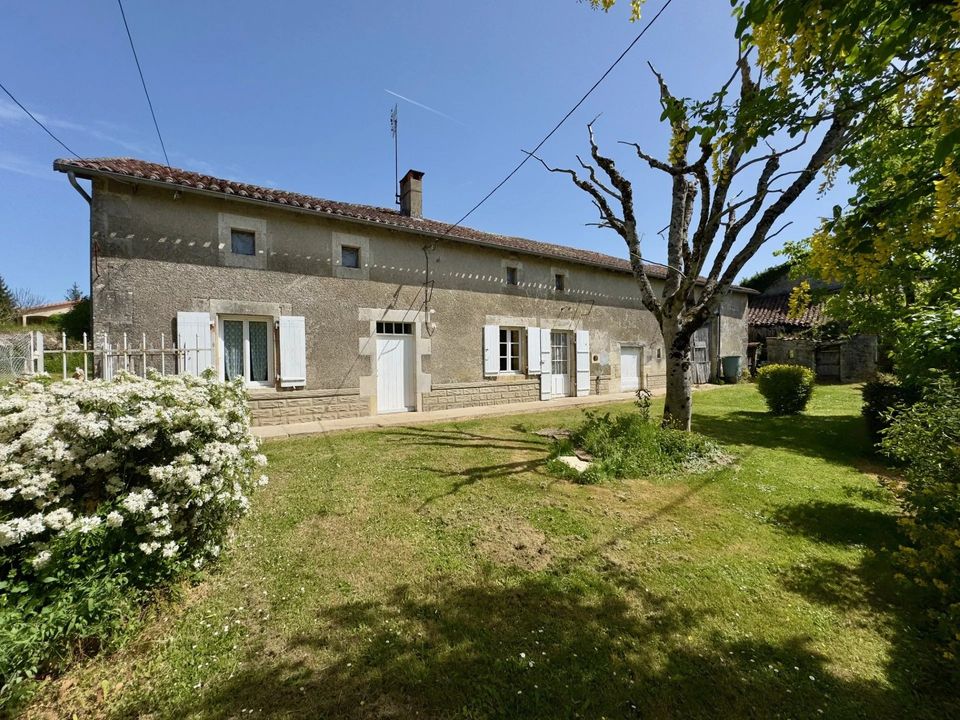 Villa i Saint-Laurent-de-Ceris, Charente - bilde 1
