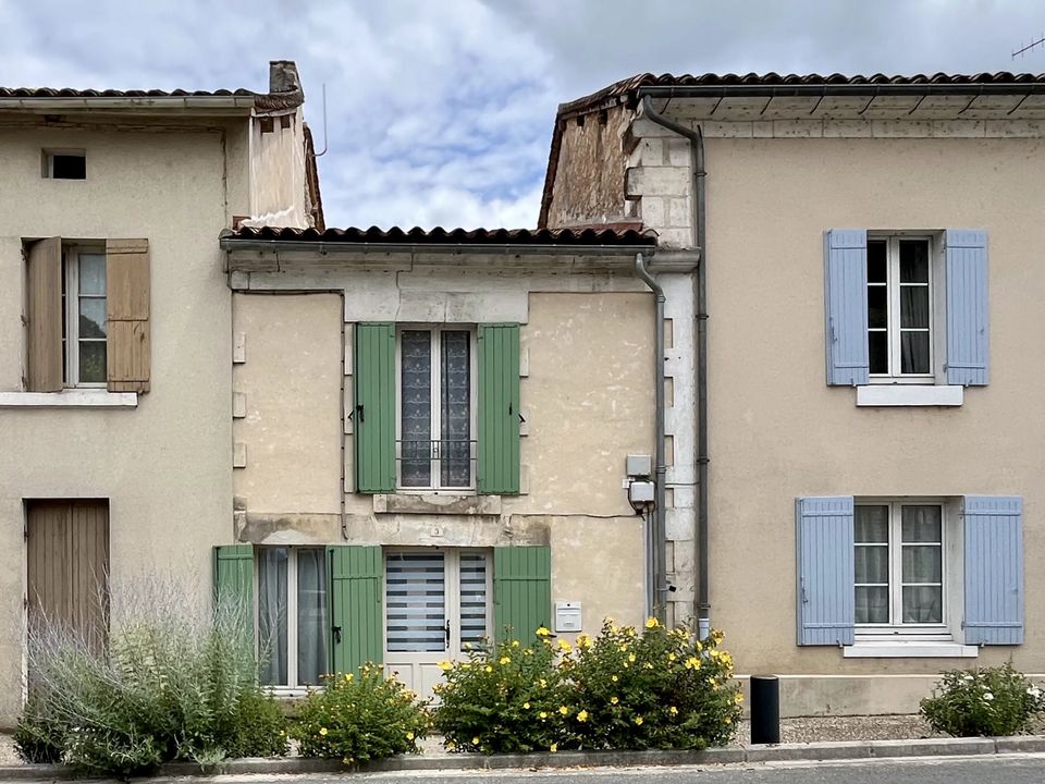 Landsbyhus i Aubeterre-sur-Dronne, Charente - foto 1