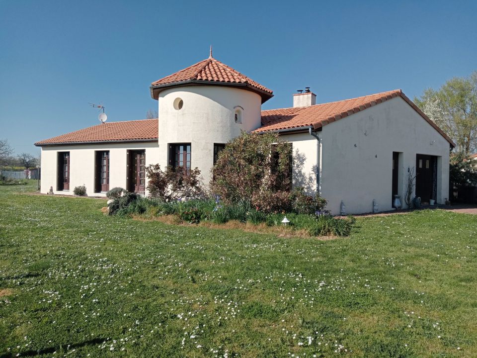 Villa i Saint-Martin-de-Mâcon, Deux-Sevres - foto 1