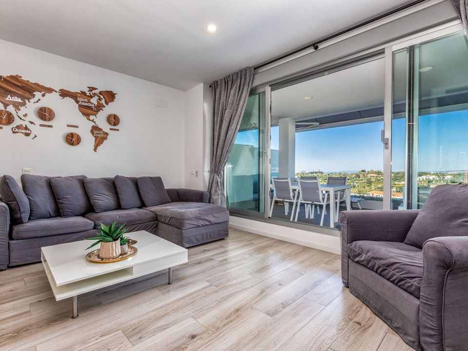 Apartamento en Cancelada, Malaga - foto 2