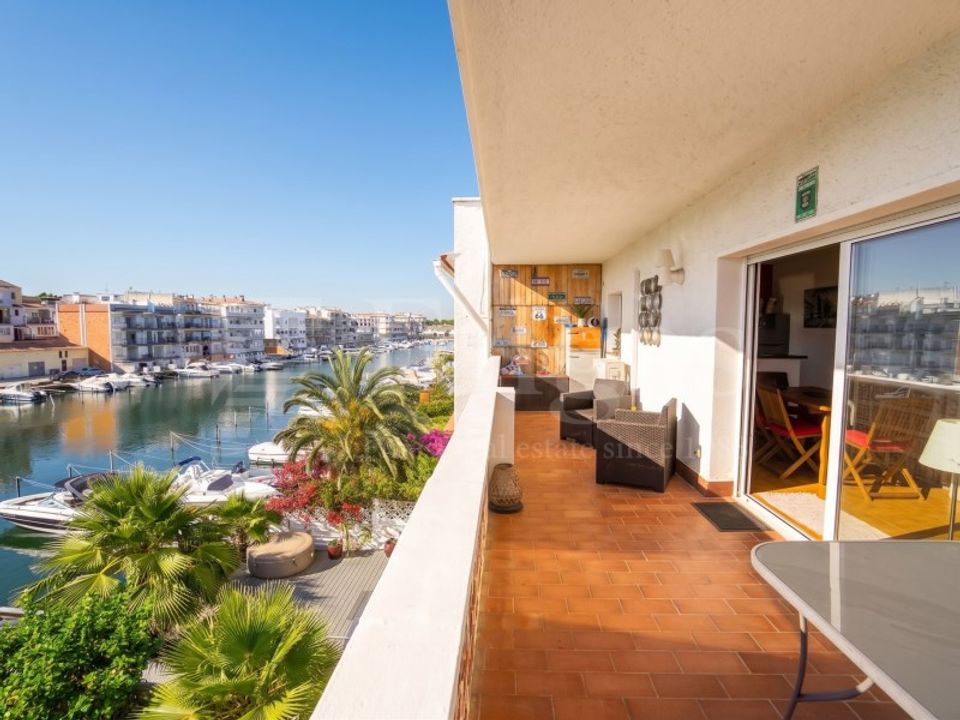 Lejlighed i Empuriabrava, Gerona - foto 1