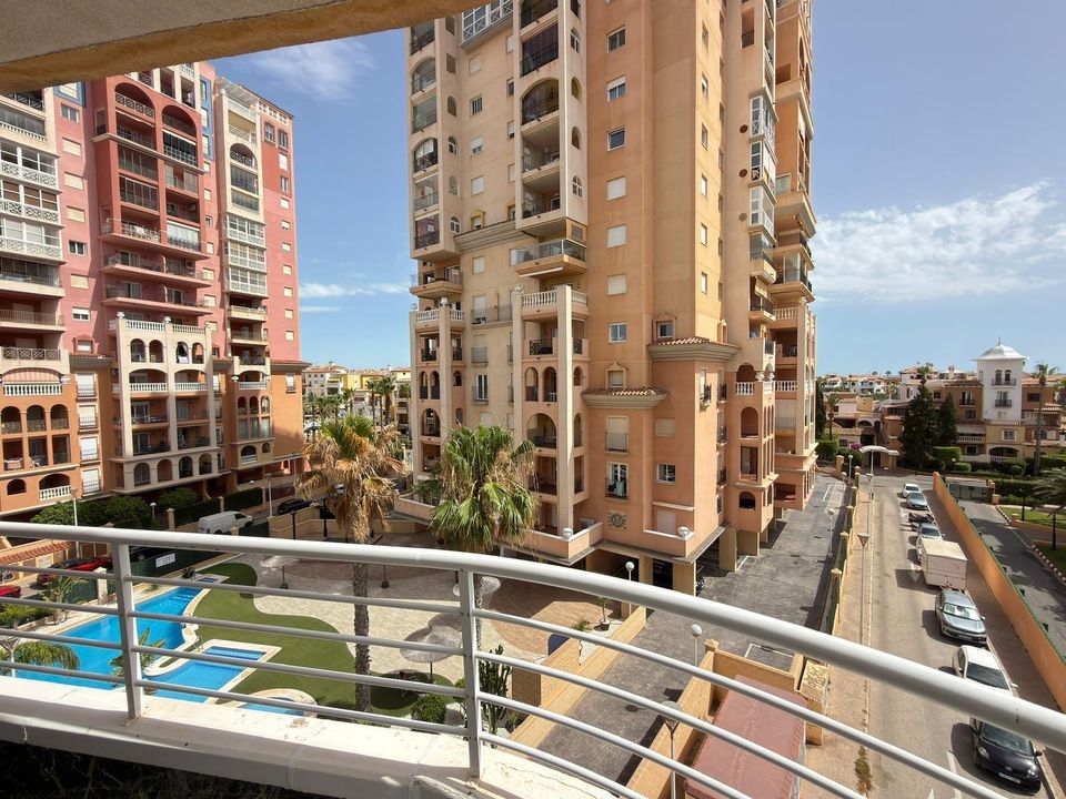 Lejlighed i Torrevieja, Alicante - foto 1