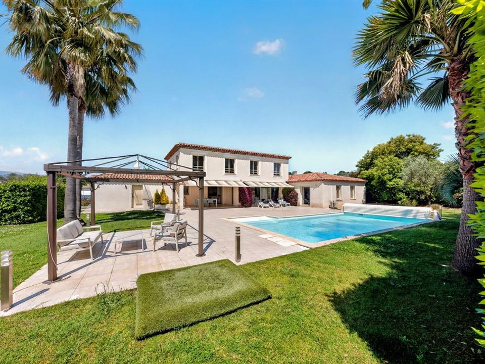 Villa i Mouans-Sartoux, Alpes-Maritimes - foto 1