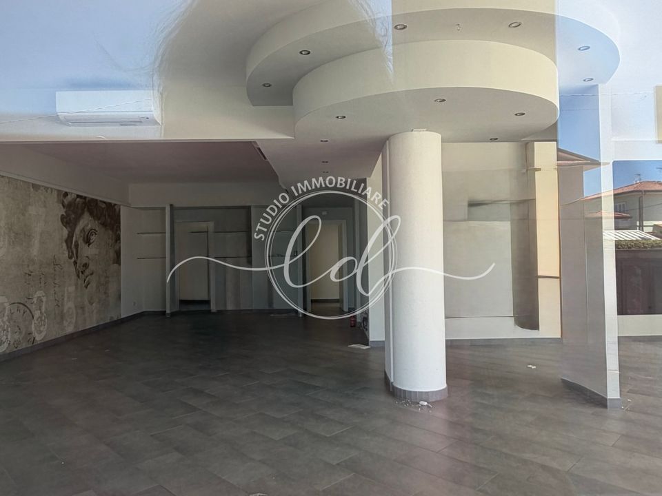L'establiment comercial a Camaiore, Lucca - foto 3