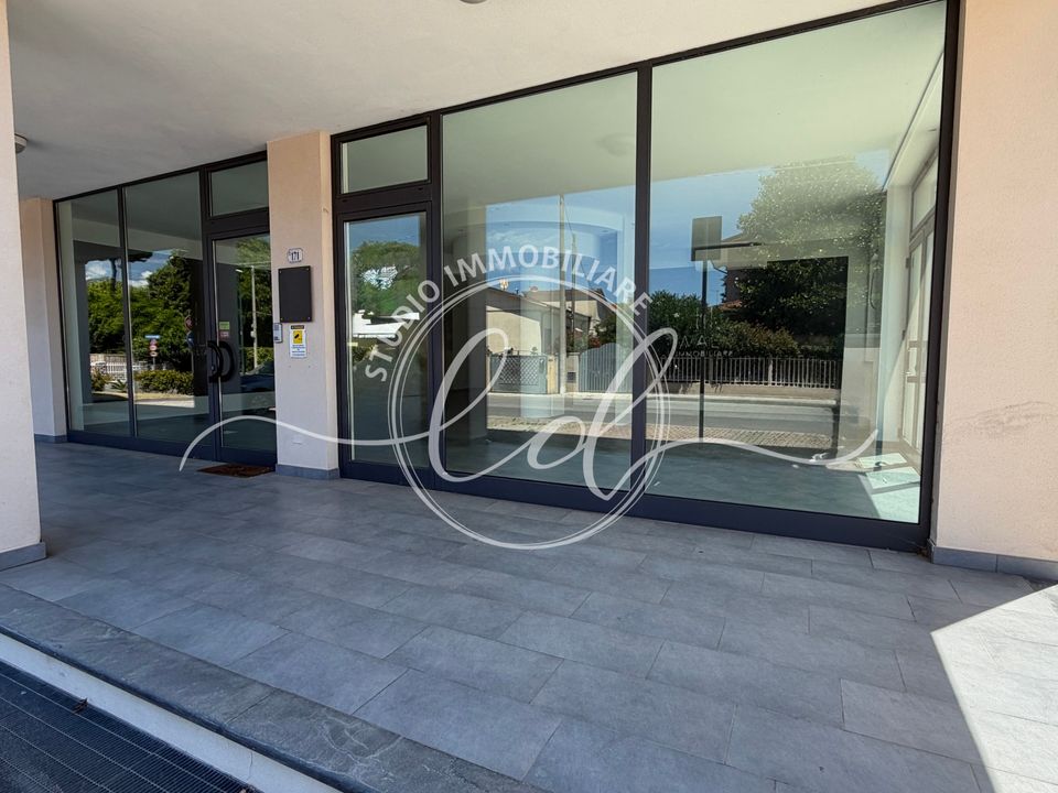L'establiment comercial a Camaiore, Lucca - foto 4