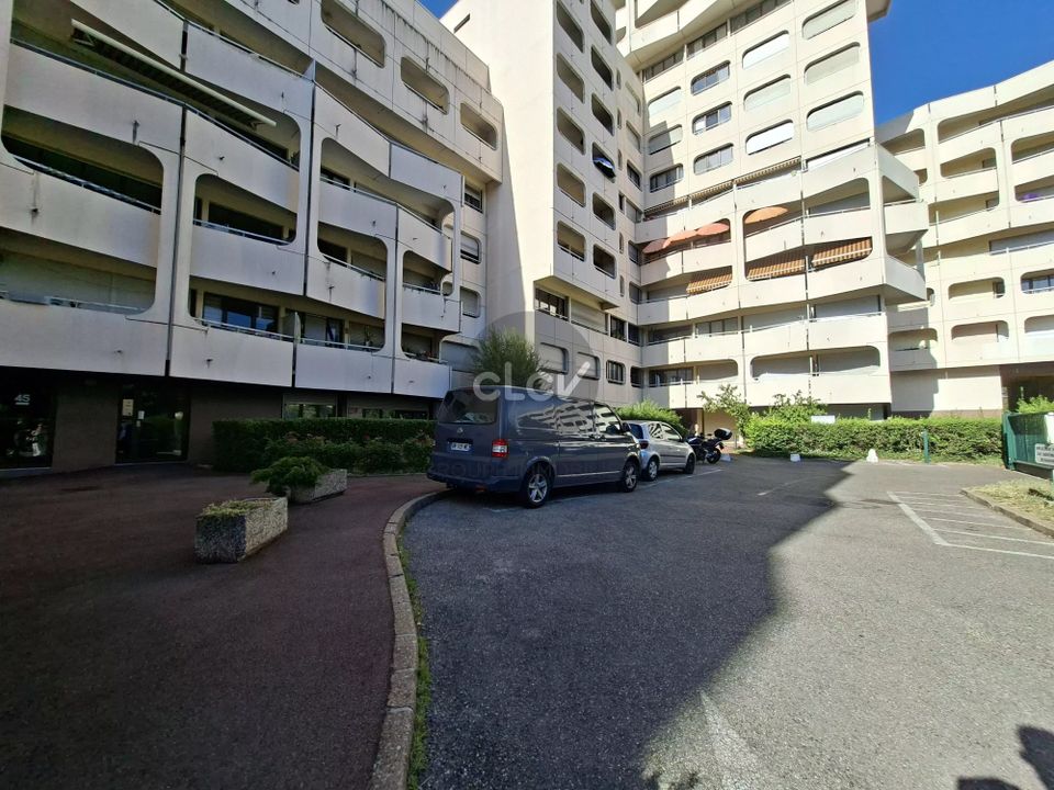 Garasje i Lyon, Rhone - bilde 1