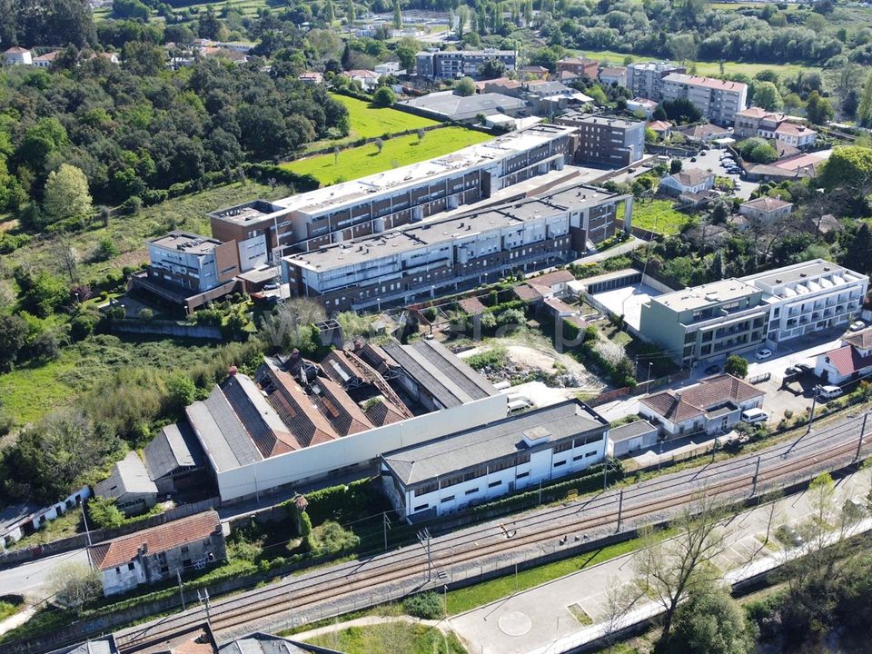 Erhvervsejendom i Santo Tirso, Porto - foto 1
