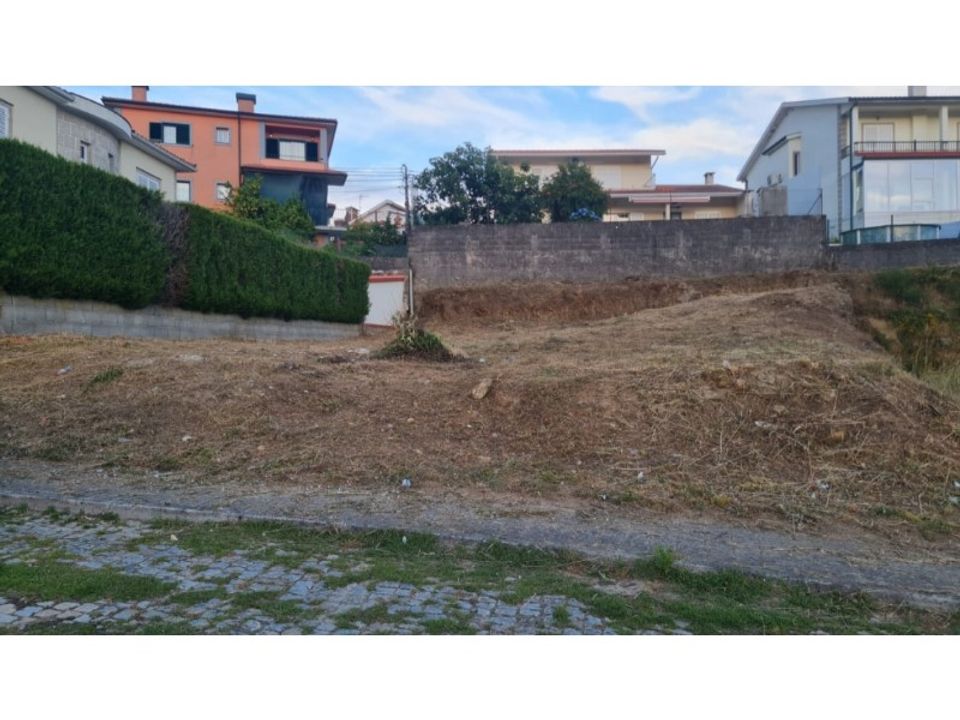 Helårsgrund i Santa Marinha do Zezere, Porto - foto 2